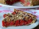 Tarte crumble d’avoine aux fraises, framboises et rhubarbe