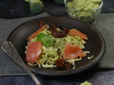 Linguine au pesto de brocoli et saumon fumé