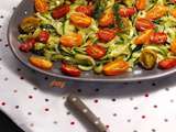 Tagliatelles de courgettes à l’ail et au citron, tomates rôties