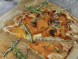 Tarte rustique abricots romarin