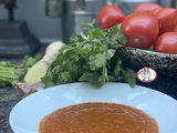 Soupe de tomate à la coriandre et au gingembre frais