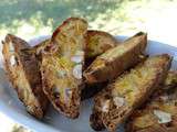 Biscottis aux abricots secs et aux noisettes