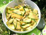 Salade de courgettes, soja, thym et pignons