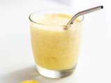 Smoothie glacé à l’ananas et noix de coco