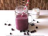 Smoothie aux yaourts, myrtilles et bananes