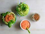 Spaghettis de courgette crue, sauce tomate et Parmesan végétal