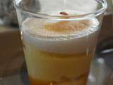 Verrine de mousse au fruit de la passion, coulis de mangue et sa meringue