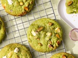 Délicieux cookies au matcha, chocolat blanc et pistache