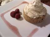 Tartelette framboise, chantilly pistache, sauce amaretto-tonka / version sans lactose