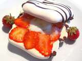 Meringue, fraises et sauce au fromage blanc citron / basilic