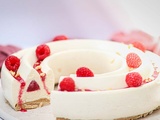 Entremets Queen framboise, vanille et cacahuète