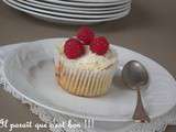 Cupcake pommes, brisures de framboises et son coeur de fromage blanc