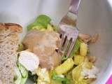 Salade poulet-ananas et sa vinaigrette rose