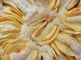 Joli gâteau aux pommes et sa crème anglaise