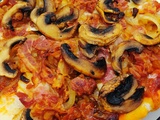 Pizza champignons, pancetta et oignons caramélisés