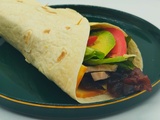 Wraps blt au poulet rôti, cheddar fumé et avocat