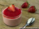 Mousse à la fraise avec son coulis