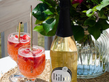 Cocktail au sirop de rhubarbe, à la fraise et au Crémant d’Alsace