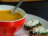 Soupe de carottes à l'orange et tartines de pesto de fanes à la feta