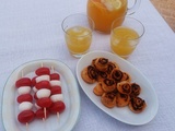 Cocktail et roules au confit de tomates