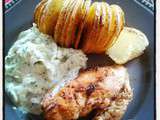 Hasselback potatoes , filet de poulet à l'origan et sauce au concombre