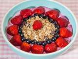 Buddha bowl du matin aux fruits rouges et muesli