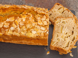 Gâteau du matin aux pommes, rhum et amandes