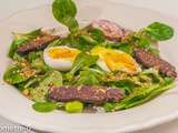 Salade de magret fumé de canard, mâche et oeuf mollet