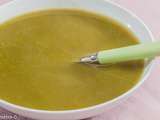 Soupe aux fanes de radis et aux pois cassés