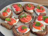 Tartines de mozzarella, tomates et miel