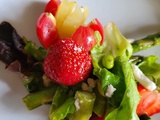 Salade du printemps aux asperges et fraises