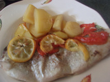 Truite au four ,citron, oignon, tomate