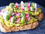 Tartine de printemps, avocat-radis-fèves