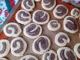 Biscuits bicolores ( petits gâteaux de Noël)