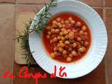 Soupe de pois-chiches à la tomate et romarin