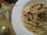 Spaghettis à la crème d'olives et raisins secs