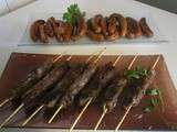 Brochettes de kefta et saucisses à la plancha