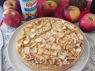 Clafoutis aux pommes & lait concentré non sucré