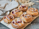 Brioches framboises façon cinnamon rolls