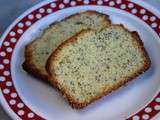 Cake aux fleurs de sureau, citron et pavot