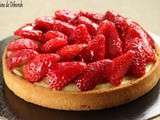 Tarte aux fraises, crème pâtissière à la rhubarbe