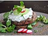 Burgers de boeuf, sauce fromage blanc et persil