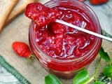 Confiture de groseilles et fraises du Jardin