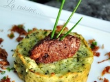 Quenelles de boudin noir sur palets de purée aux herbes