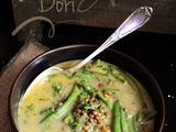 Soupe de lentilles vertes, haricots verts, lait de coco et épices