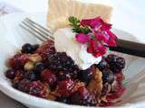 Poêlée de Fruits Rouges au Grand-Marnier, Croquant de Granola et Mousse Mascarpone