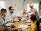 Tables de collectivité pour grands repas familiaux : comment choisir