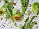 Dossier couleurs dans l'assiette: asperges vertes, guacamole, tomates vertes, vinaigre balsamique et graines de sésame au wasabi