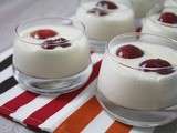 Panna cotta à l'Amaretto et cerises rôties