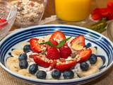 Buddha bowl au fromage blanc de brebis au muesli et petits fruits